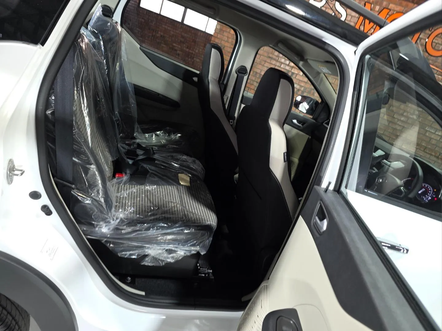 2026 Renault Triber 1.0 Intens, photo 4 of 4