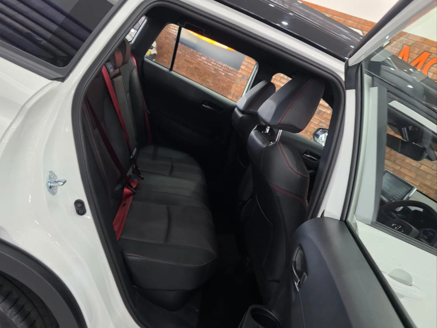 2026 Toyota Corolla Cross 1.8 HEV GR-Sport, photo 6 of 6