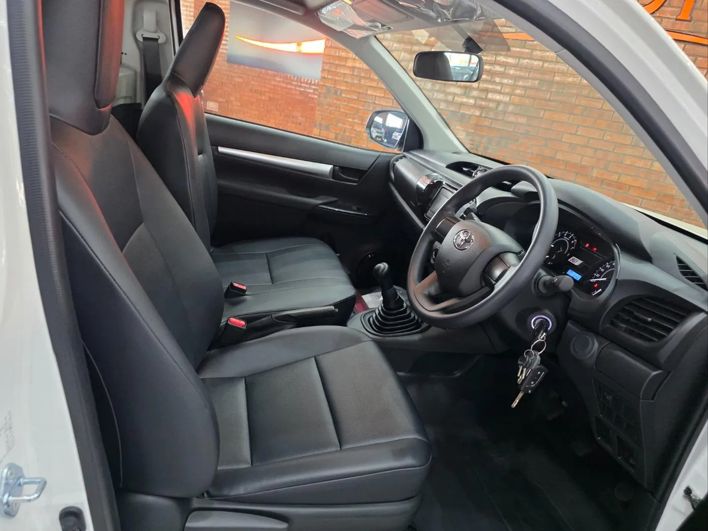 2026 Toyota Hilux 2.0 Single Cab S (Aircon), photo 6 of 6