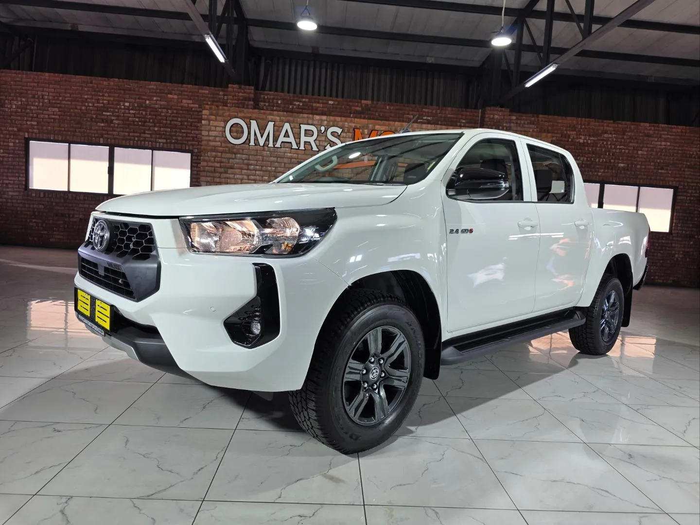 2026 Toyota Hilux 2.4GD-6 Double Cab 4x4 Raider Manual, photo 2 of 5