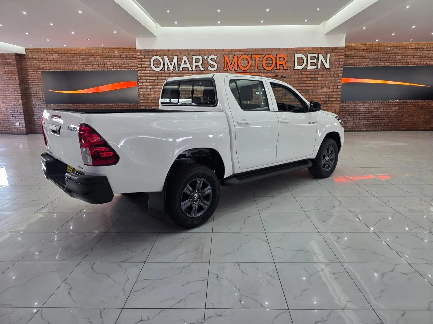 2026 Toyota Hilux 2.4GD-6 Double Cab 4x4 Raider Manual, photo 5 of 5
