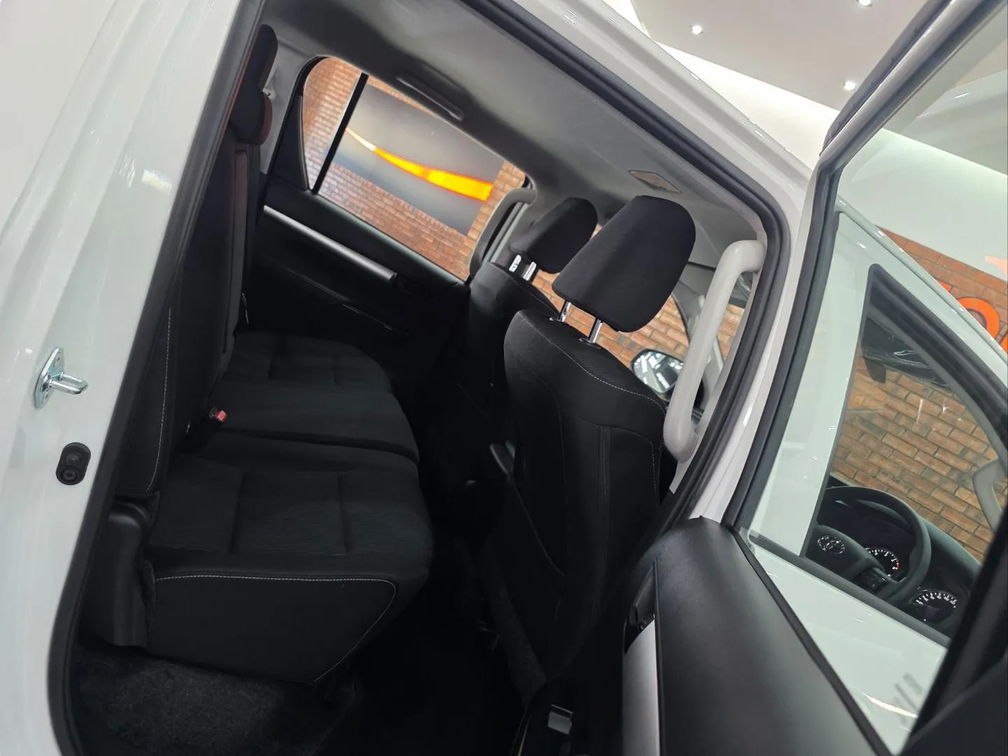 2026 Toyota Hilux 2.4GD-6 Double Cab 4x4 Raider Manual, photo 6 of 6