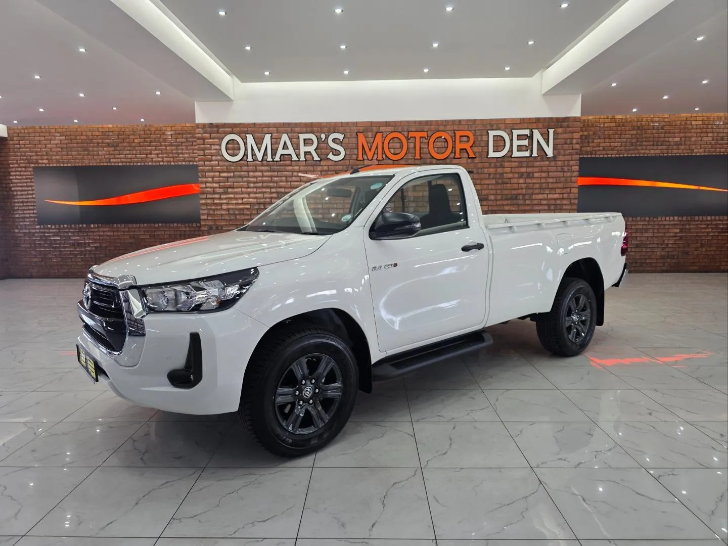 2026 Toyota Hilux 2.4GD-6 Single Cab Raider Manual, photo 2 of 6