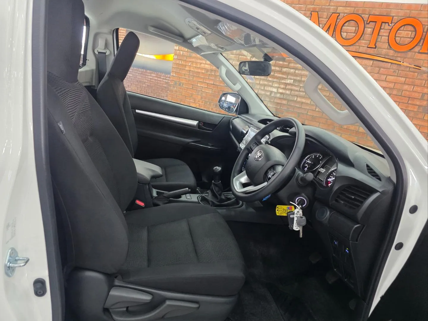 2026 Toyota Hilux 2.4GD-6 Single Cab Raider Manual, photo 5 of 6