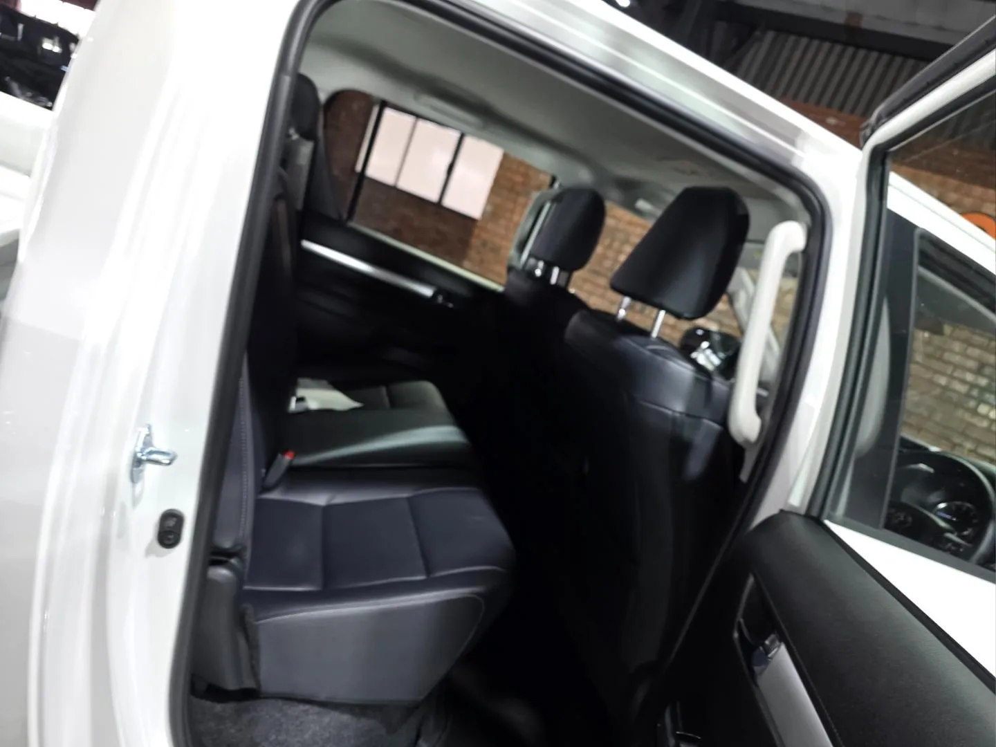 2026 Toyota Hilux 2.8GD-6 Double Cab 4x4 Raider Auto, photo 5 of 6