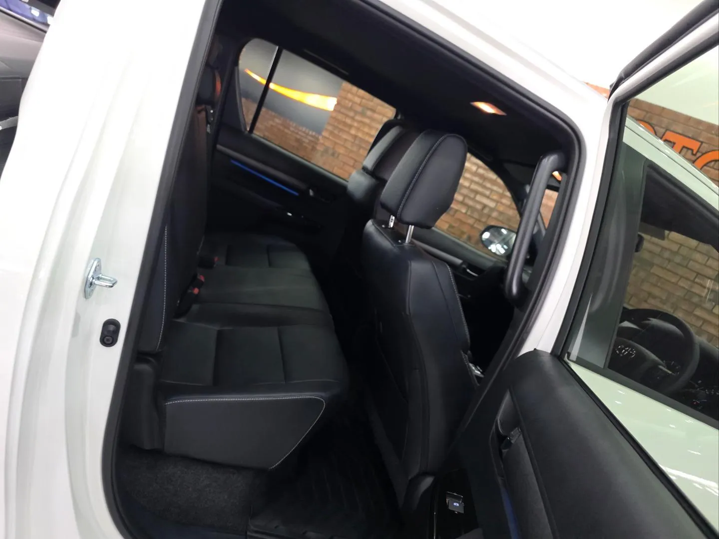 2026 Toyota Hilux 2.8GD-6 Double Cab Legend 55, photo 6 of 6