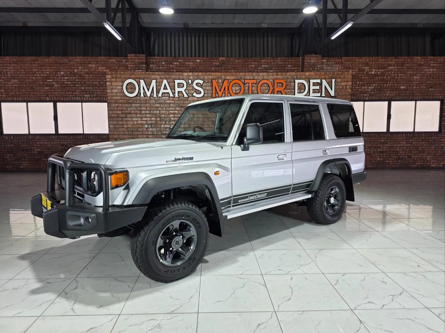 2026 Toyota Land Cruiser 76 2.8GD-6 Station Wagon VX, photo 3 of 5