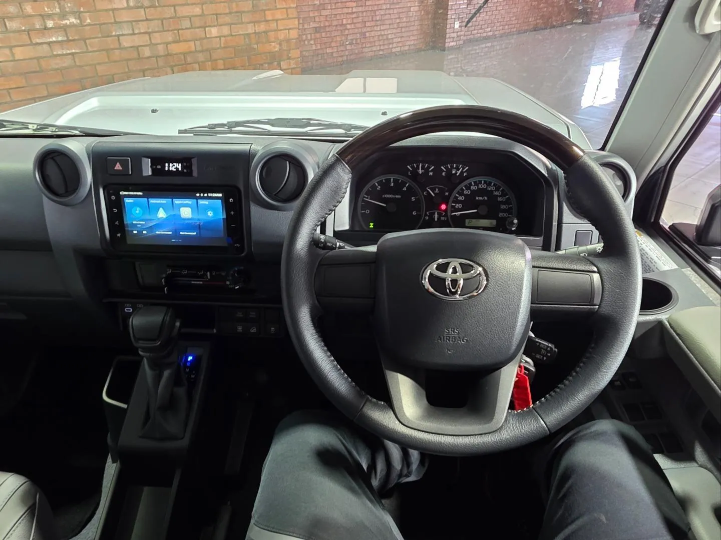 2026 Toyota Land Cruiser 76 2.8GD-6 Station Wagon VX, photo 5 of 5