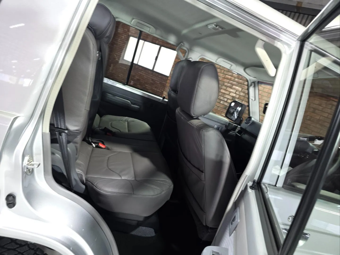 2026 Toyota Land Cruiser 76 2.8GD-6 Station Wagon VX, photo 6 of 7