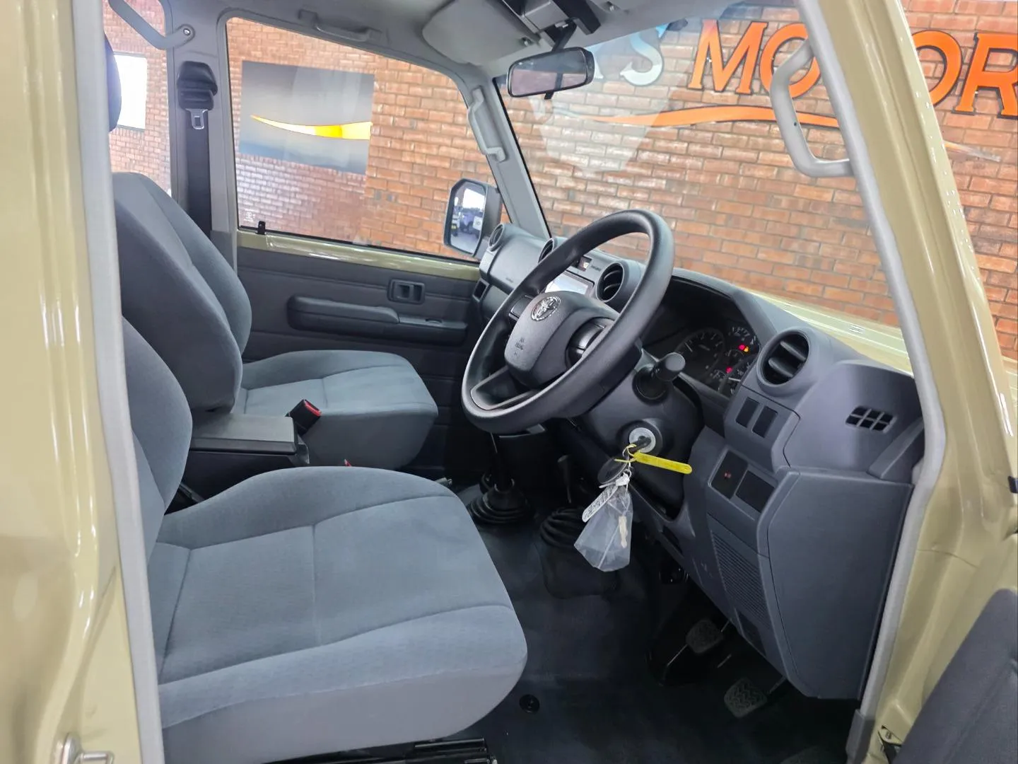 2026 Toyota Land Cruiser 79 4.2D Double Cab, photo 7 of 7