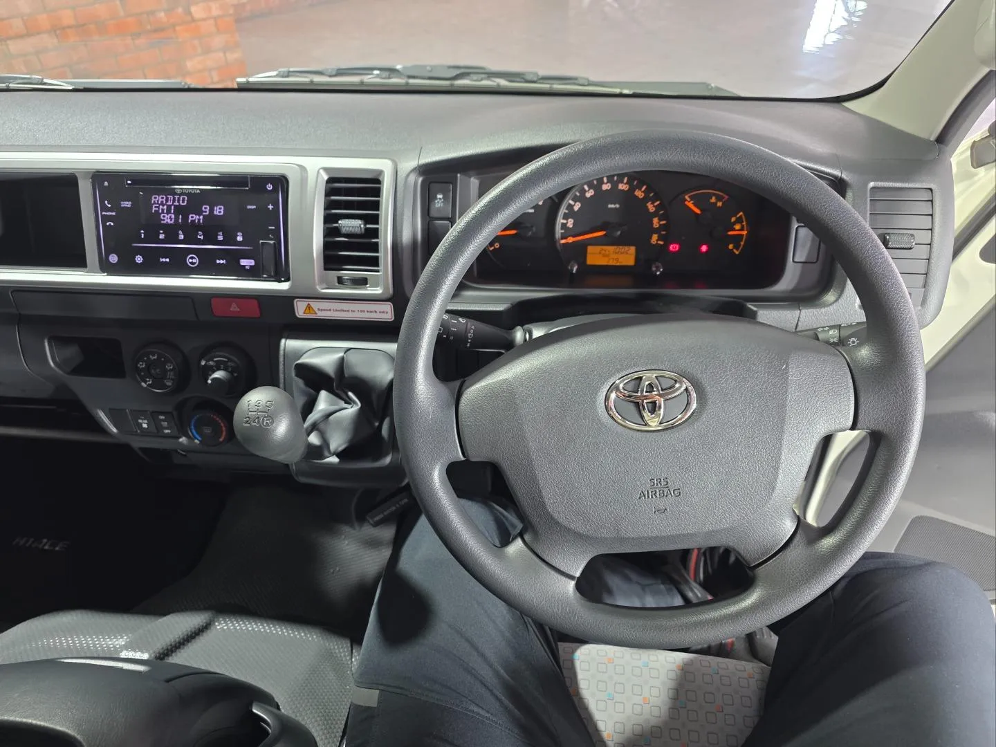 2026 Toyota Quantum 2.5D-4D GL 14-Seater Bus, photo 6 of 6