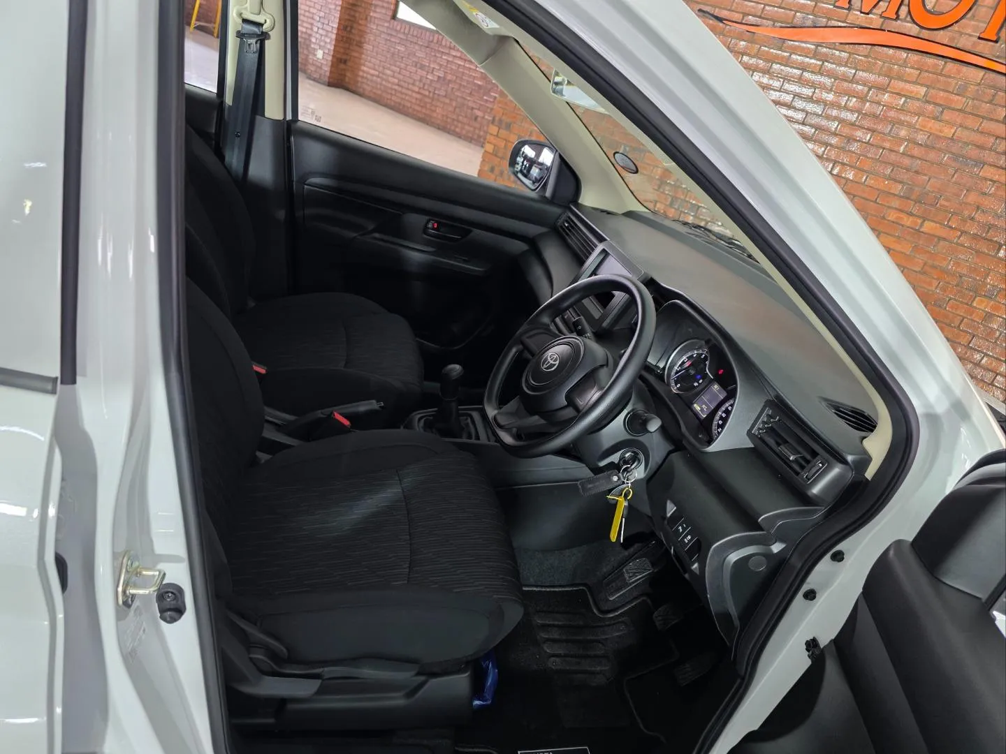 2026 Toyota Rumion 1.5 S, photo 5 of 7