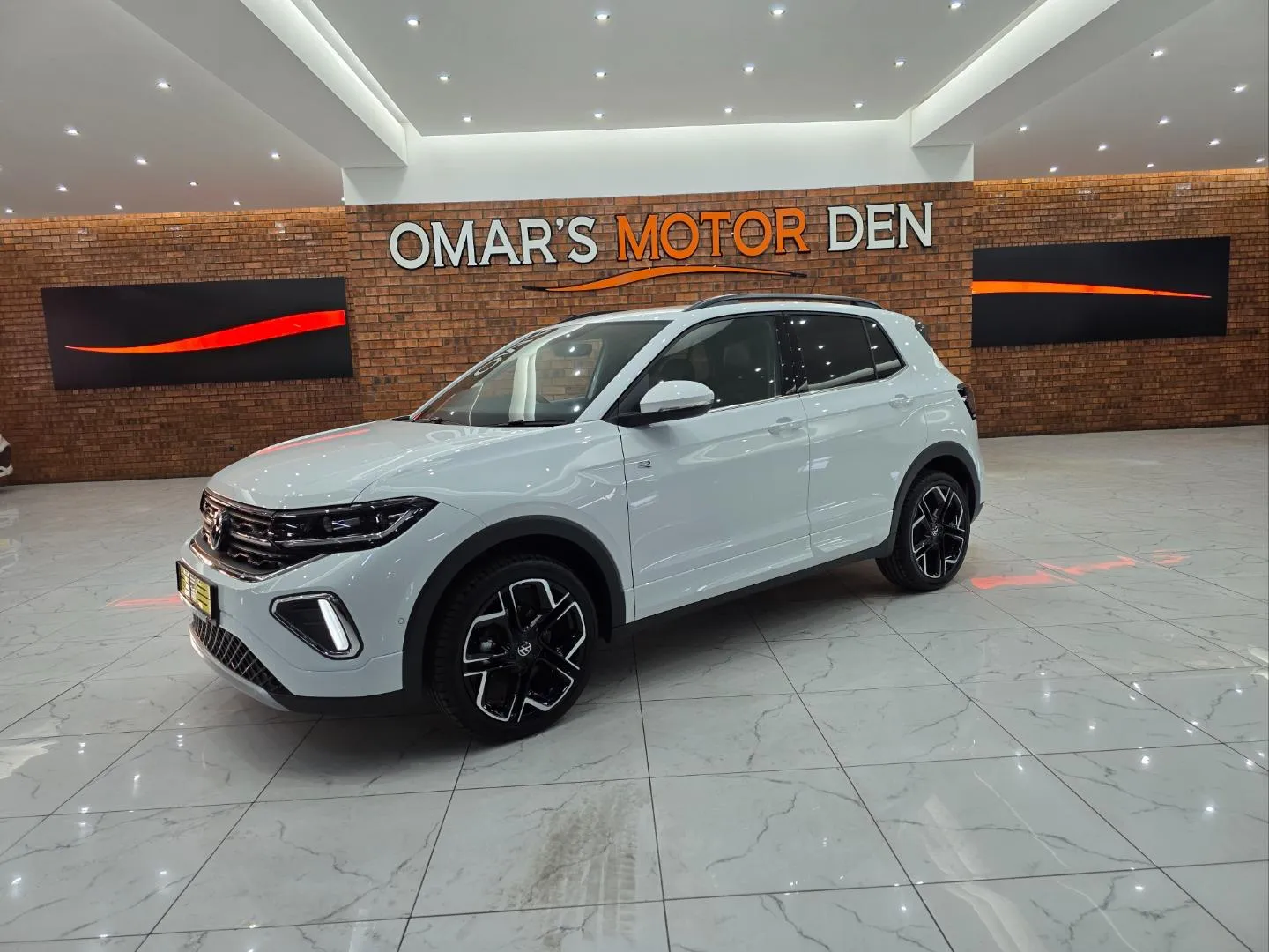 2026 Volkswagen T-Cross 1.0TSI R-Line, photo 1 of 7