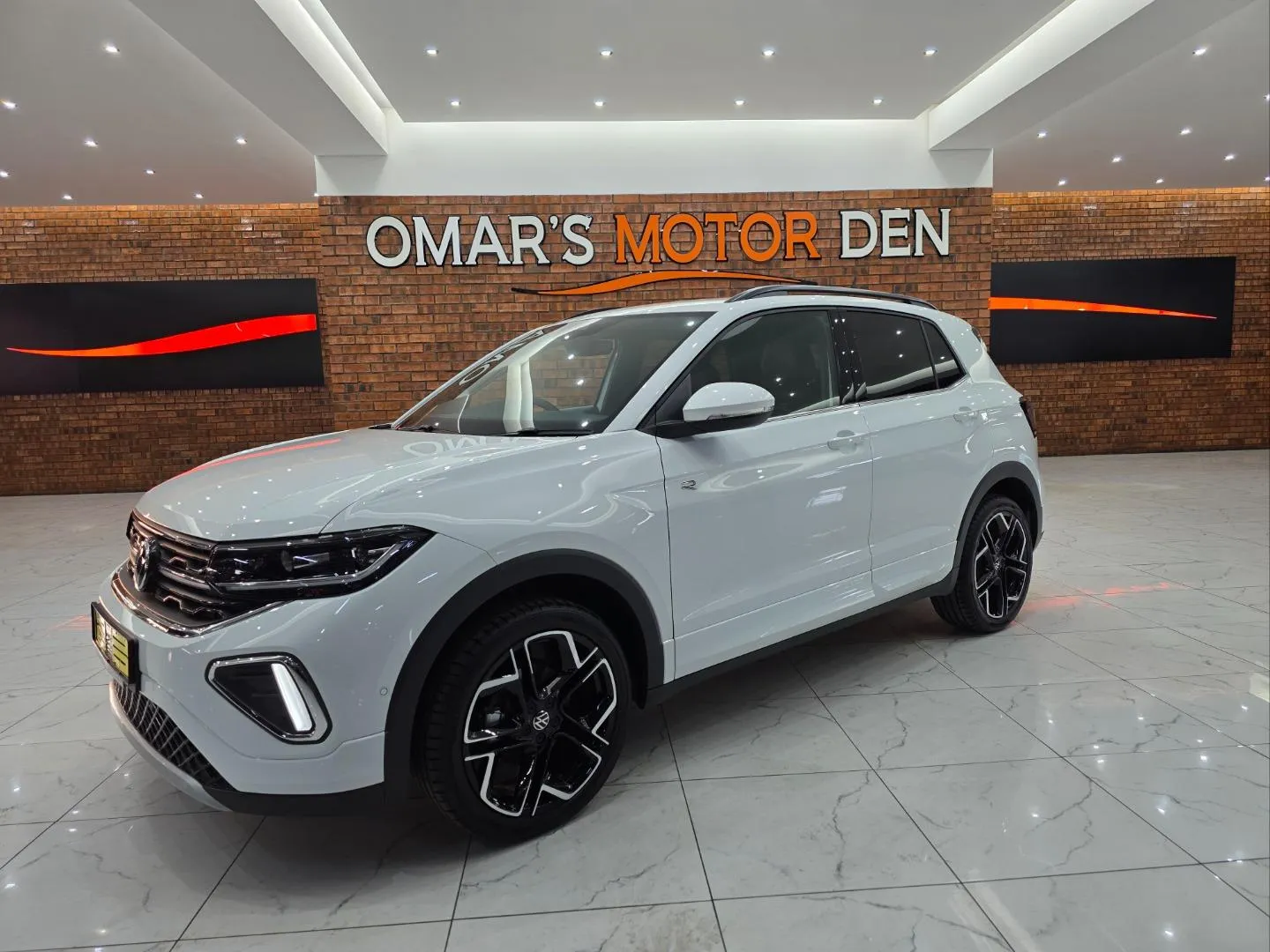 2026 Volkswagen T-Cross 1.0TSI R-Line, photo 2 of 7