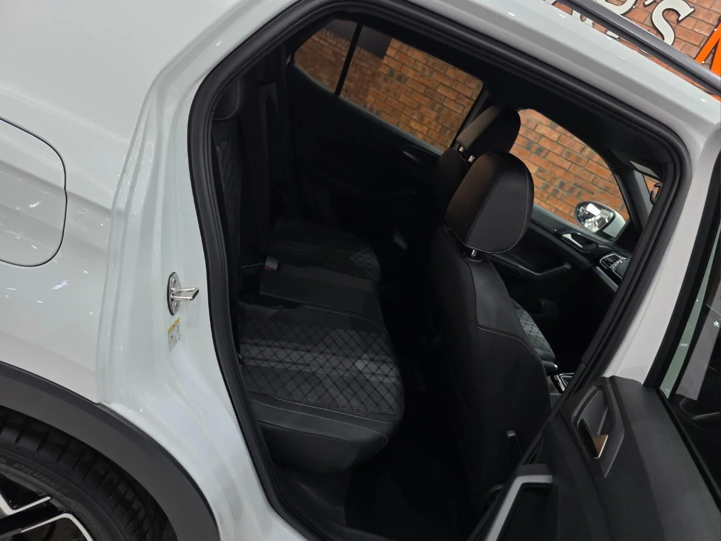 2026 Volkswagen T-Cross 1.0TSI R-Line, photo 6 of 7